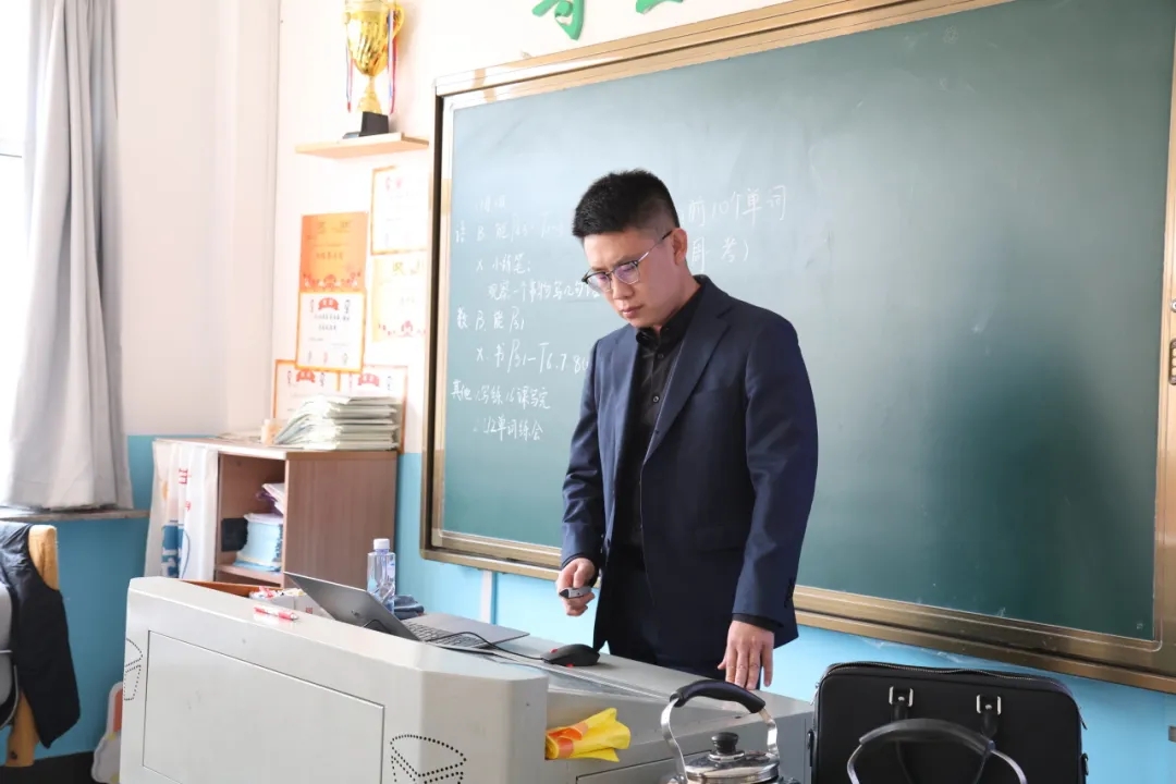 强化法制意识 共筑安全校园 —— 我所张化鑫律师走进奥林小学开展法制安全教育活动2.webp.jpg