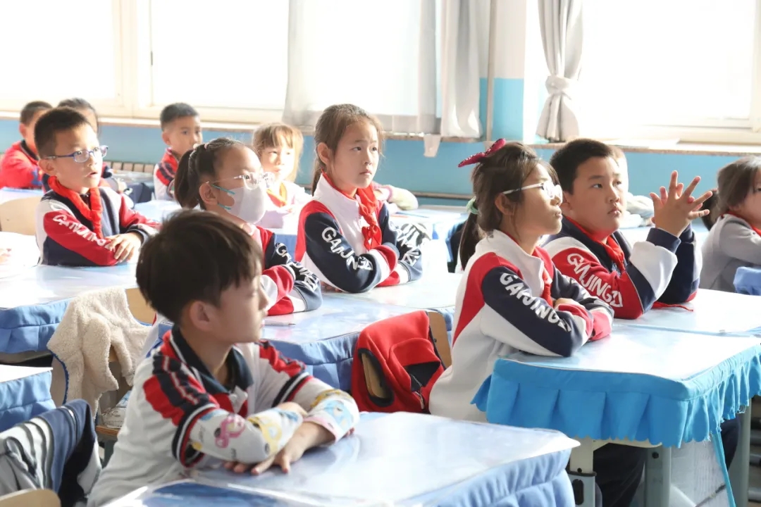 强化法制意识 共筑安全校园 —— 我所张化鑫律师走进奥林小学开展法制安全教育活动3.webp.jpg