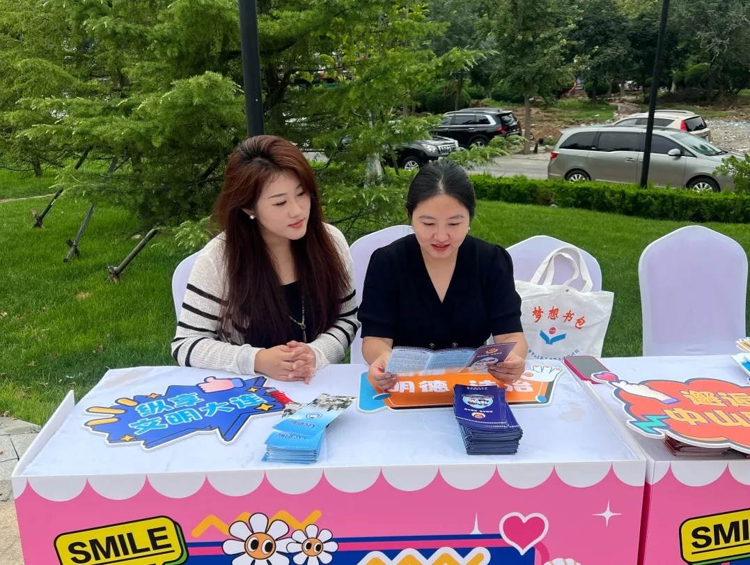 1732762617111942.jpg 我所律师为中山区老虎滩街道新时代文明实践所盛夏旅游季活动传递法律能量3.webp.jpg