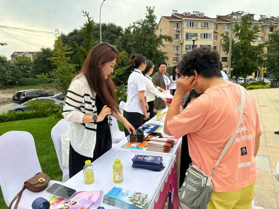 1732762643410006.jpg 我所律师为中山区老虎滩街道新时代文明实践所盛夏旅游季活动传递法律能量5.webp.jpg